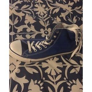 Men’s royal blue converse